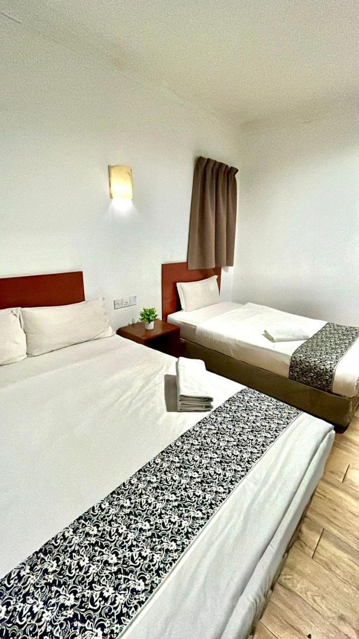Switz Paradise Hotel - 5 Minute Walk To Centre Point And 10 Minute Walk To Waterfront- Kota Kinabalu Exterior photo