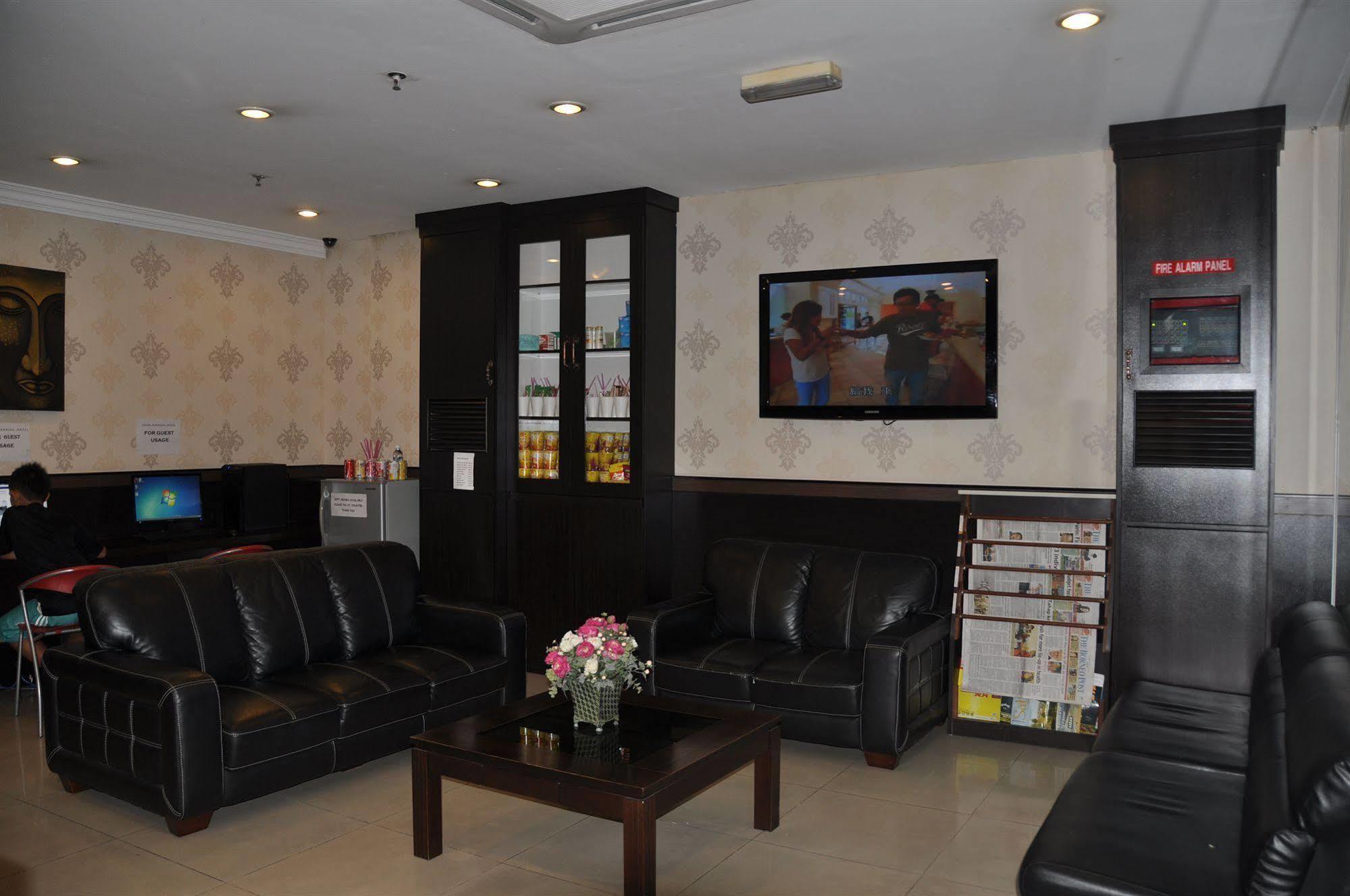 Switz Paradise Hotel - 5 Minute Walk To Centre Point And 10 Minute Walk To Waterfront- Kota Kinabalu Exterior photo
